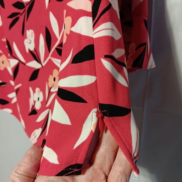 Talbots EUC Large Petite Beautiful Floral Blouse, Bell Sleeves, Side Zipper, - Picture 6 of 8